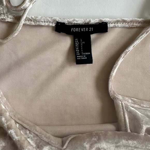 Velour Velvet Cropped Tank Top - Picture 3 of 3